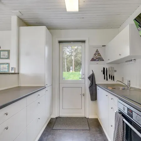Elny - 500m To The Fjord By Interhome