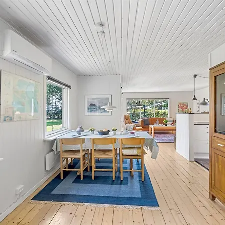 Elny - 500m To The Fjord By Interhome