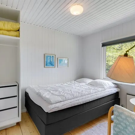 Elny - 500m To The Fjord By Interhome