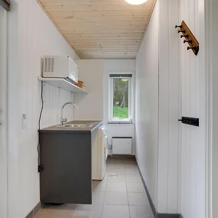 Elny - 500m To The Fjord By Interhome *